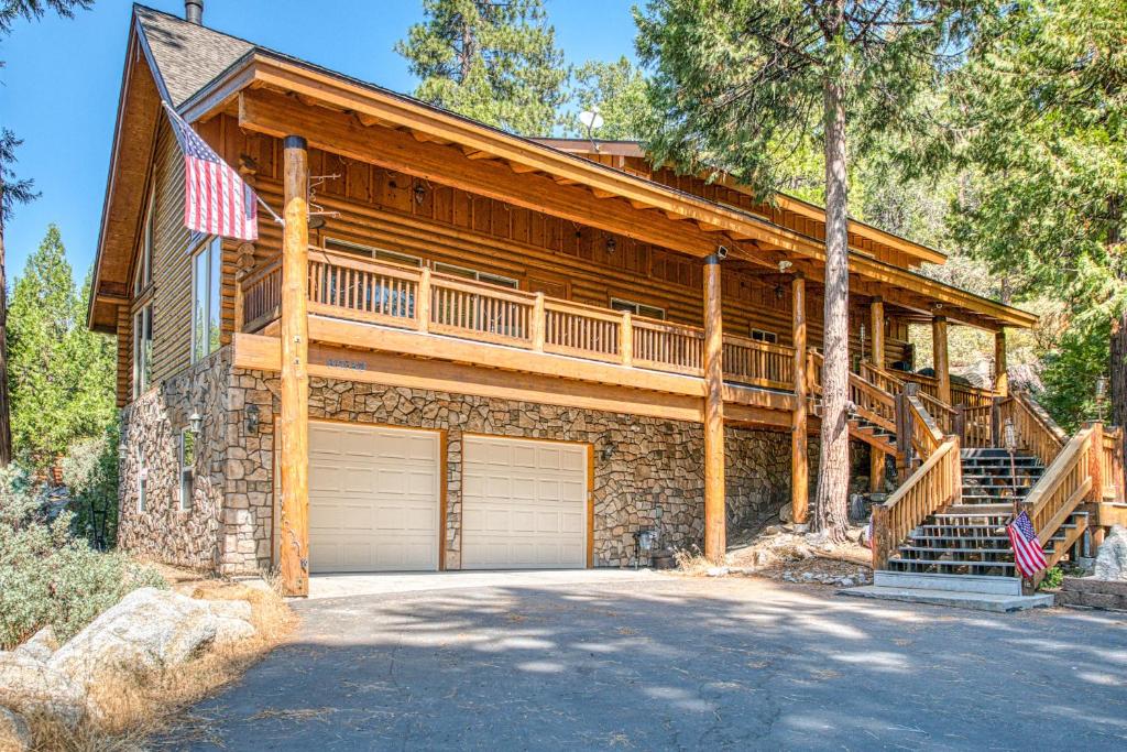 Starstruck at Shaver Lake, Shaver Lake (updated prices 2024)