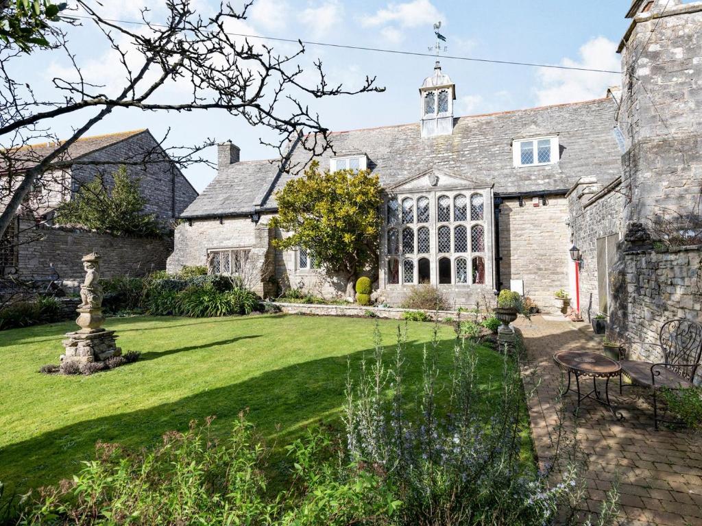 Newton Manor Hall, Swanage (updated prices 2024)