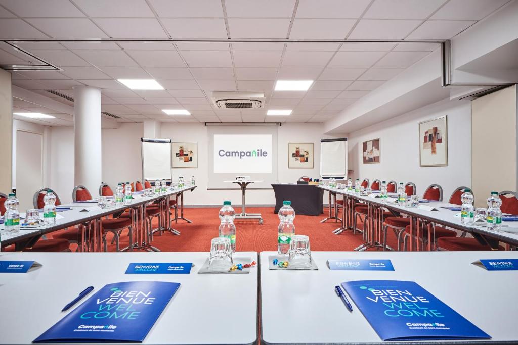 Espace de conférence ou salle de réunion dans l'établissement CAMPANILE PARIS 12 - Bercy Village