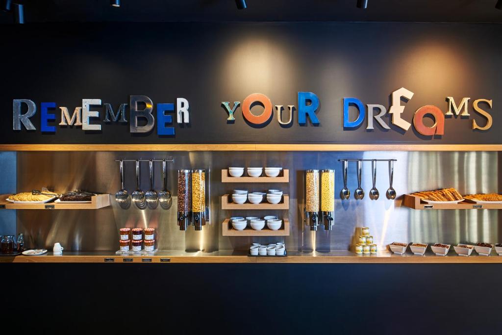 CAMPANILE PARIS 12 - Bercy Village - Resim 13