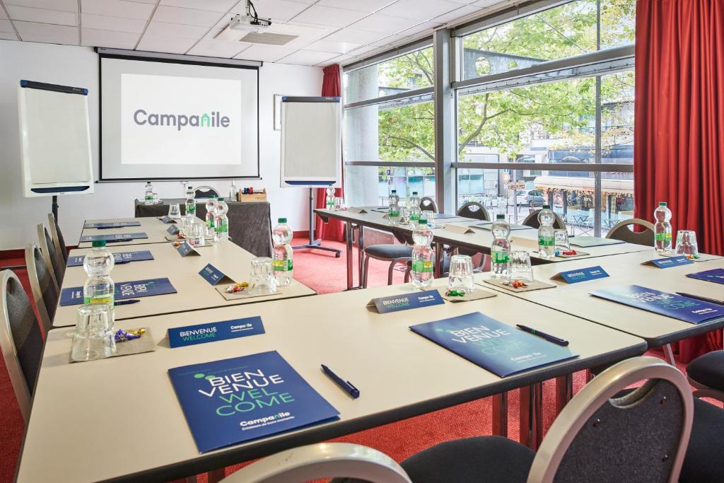 Espace de conférence ou salle de réunion dans l'établissement CAMPANILE PARIS 12 - Bercy Village
