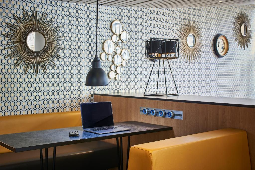 CAMPANILE PARIS 12 - Bercy Village - Resim 30