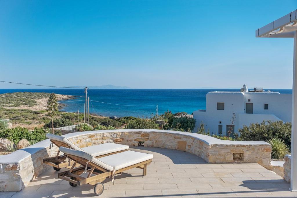 Fotografia z galérie ubytovania Scenic Seaview villa Iris at Faragas v destinácii Angairiá
