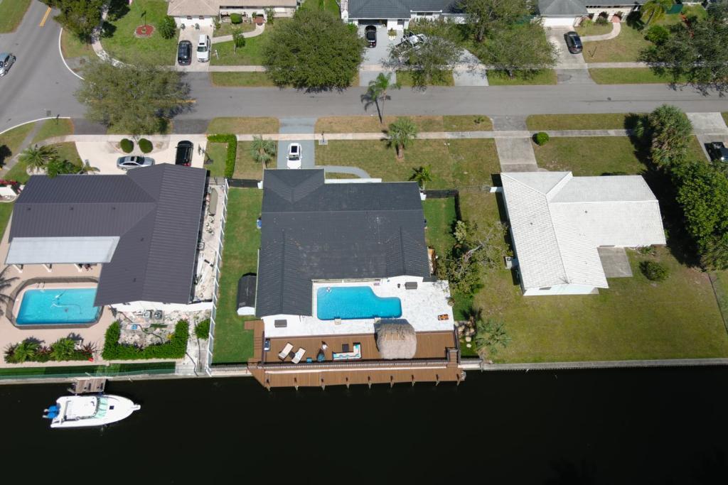 Waterfront Fort Lauderdale House with Heated-pool - Housity