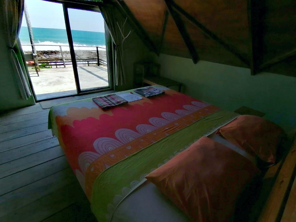 Afro Beach eco Resort Butre - Double Room With Balcony And Sea View