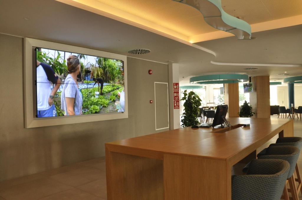 Marvell Club Hotel & Apartments, San Antonio Bay – Updated ...
