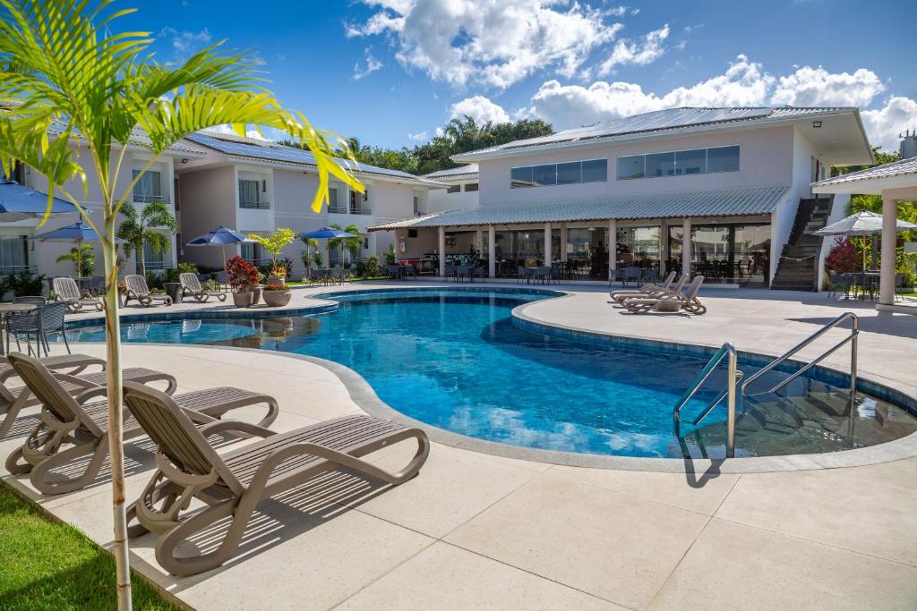 Bazén v ubytování SunBahia Praia Hotel nebo v jeho okolí