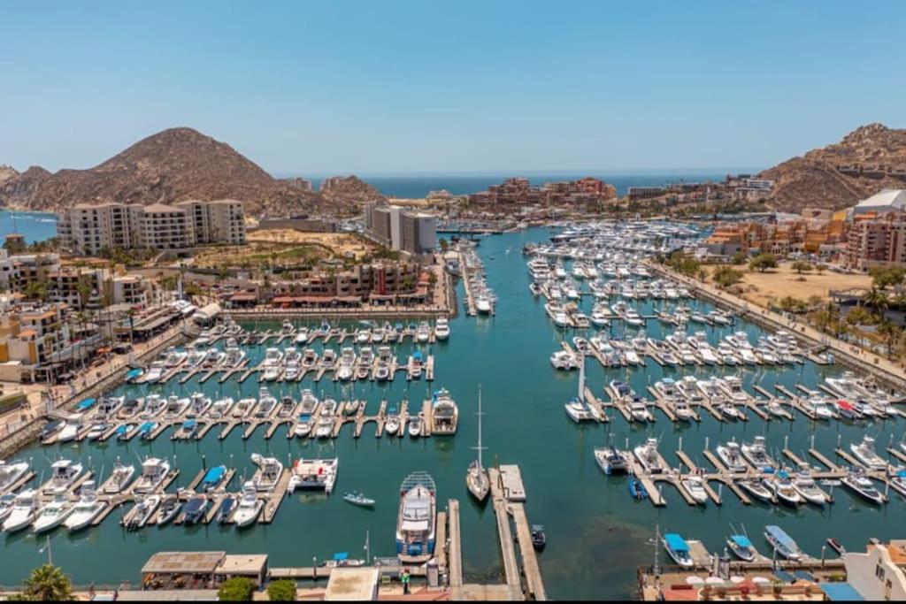 Amazing Cabo Marina condo with private jacuzzi, Cabo San Lucas (updated