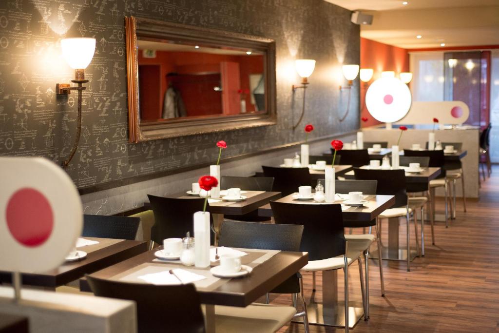 Un restaurante o sitio para comer en Hotel Amaris