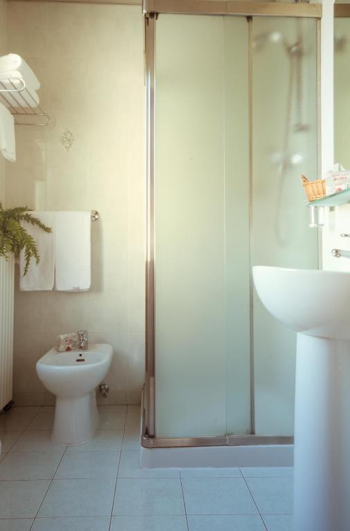 Koupelna v ubytování Hotel Roma