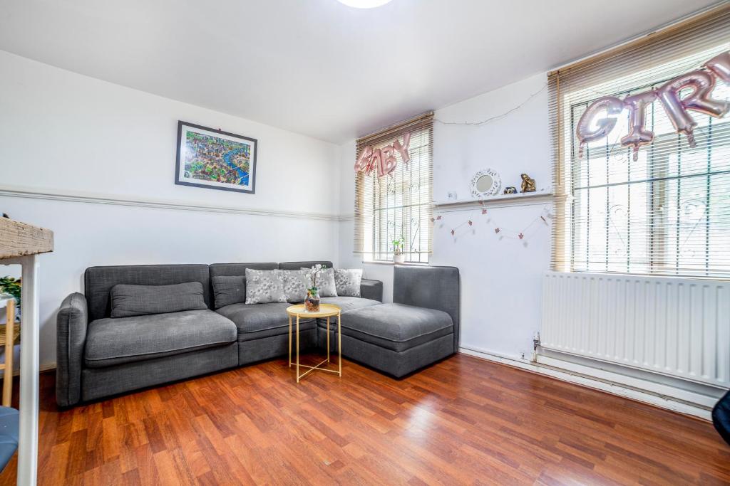 2 story apt on the ground floor at Clapham north, London (updated