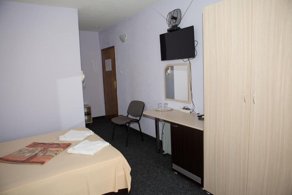 TV a/nebo společenská místnost v ubytování Hotel Deva