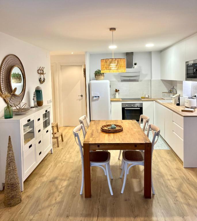 Kuchyň nebo kuchyňský kout v ubytování Grup D'Aro Apartment