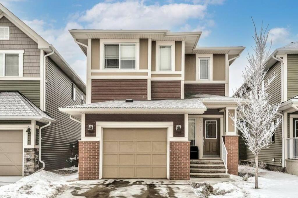 Baycation at Bayview vacation home, Airdrie (updated prices 2024)