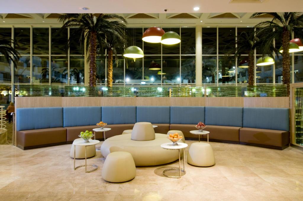 Posezení v ubytování Leonardo Royal Resort Eilat