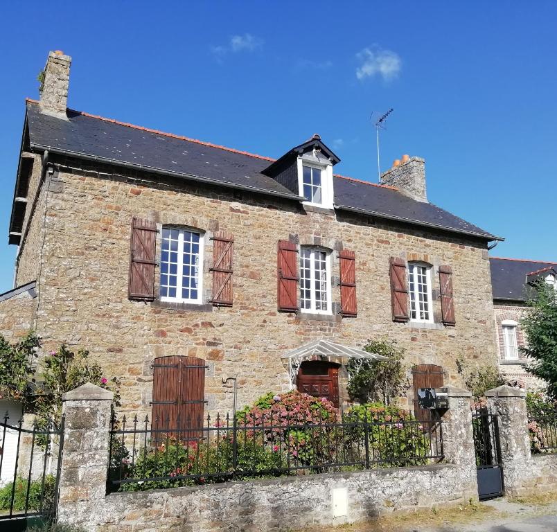 Rozéliande - Four-Bedroom House