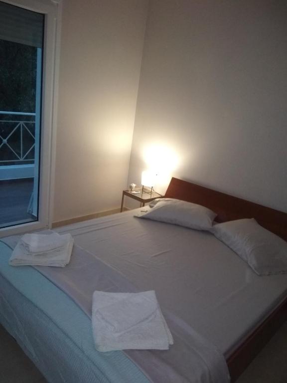 Cozy villa Vita Lagonisi - Twee Slaapkamers Huis