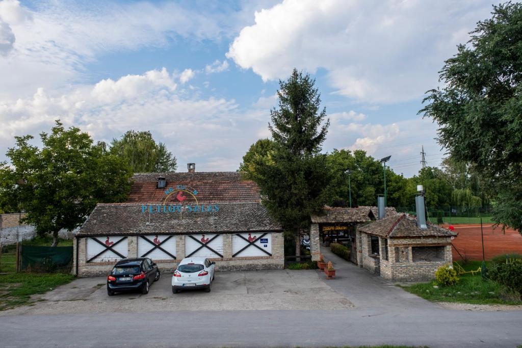 Petlov salaš rooms - Resim 40