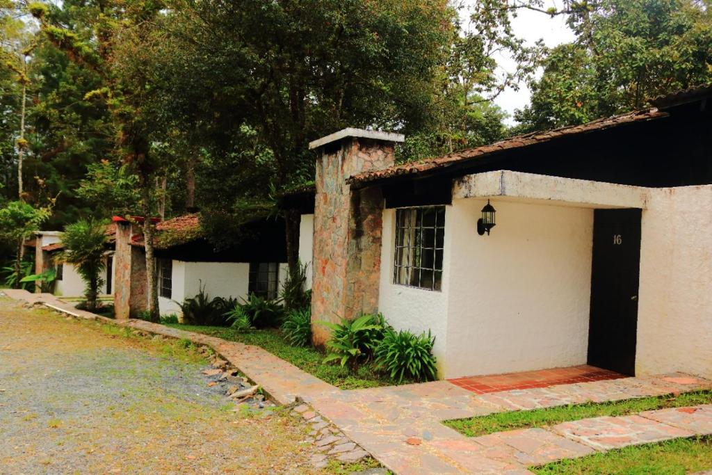 Posada Montaña del Quetzal - Habitación Familiar Con Baño Privado