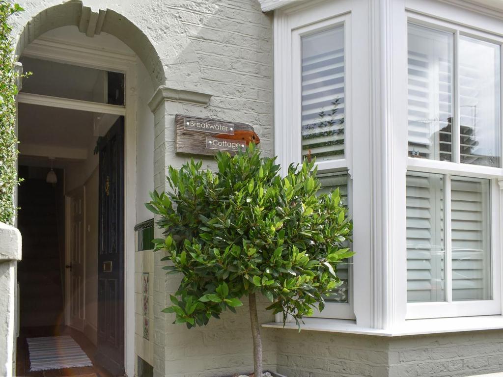 Breakwater Cottage