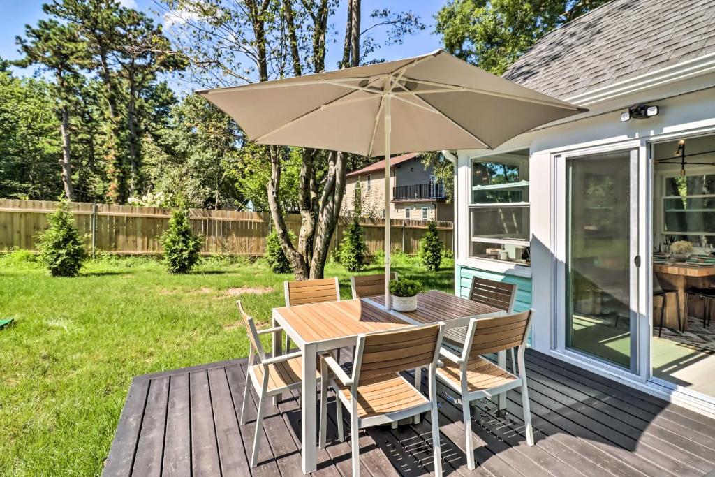 Jardín al aire libre en Game Room, Community Beach Pocono Home!