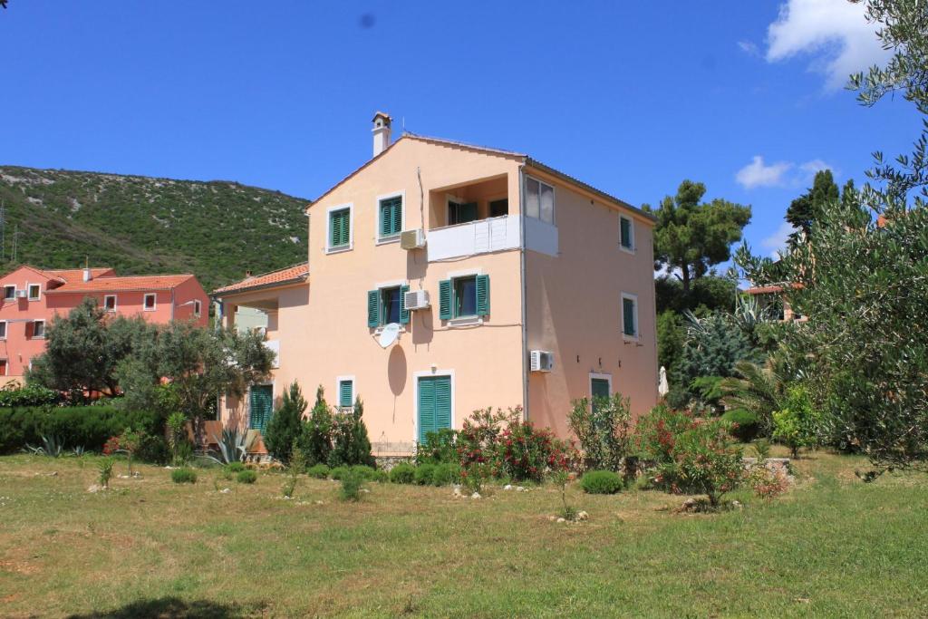 Nespecifikovaný výhled na hory nebo výhled na hory při pohledu z apartmánu