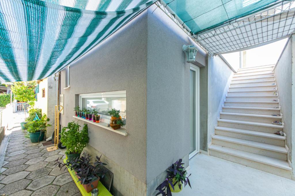 Fotografia z galérie ubytovania Apartments by the sea Podaca, Makarska - 8536 v Podaci