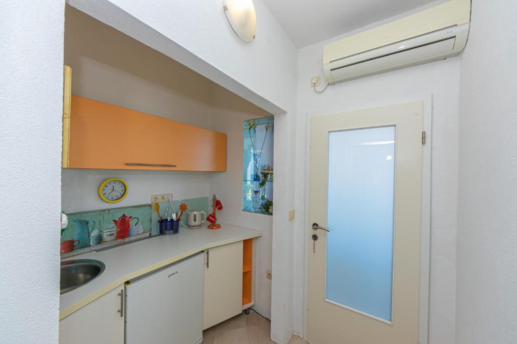 Fotografia z galérie ubytovania Apartments by the sea Podaca, Makarska - 8536 v Podaci