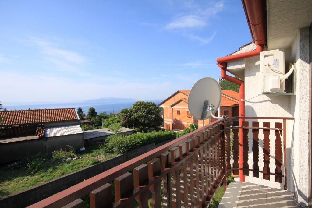 Balkón nebo terasa v ubytování Apartments for families with children Opatija - Pobri, Opatija - 7890