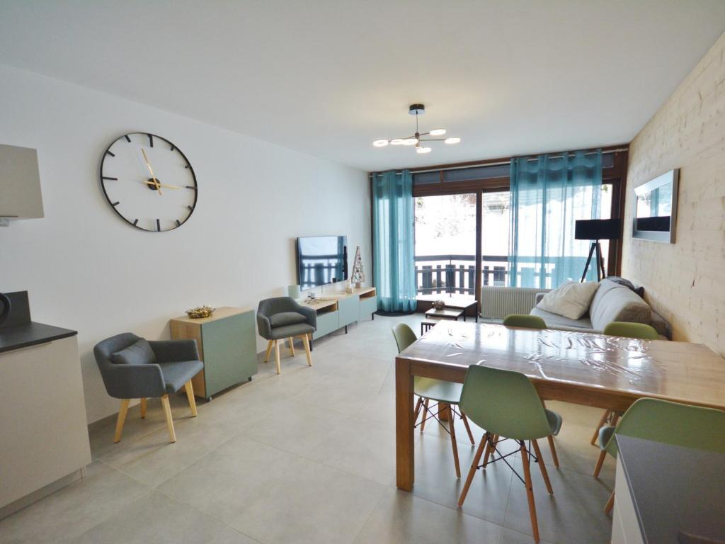 Appartement Rénové - 6 Pers, Pied des Pistes, Morzine, Proche Téléphérique, Balcon Sud