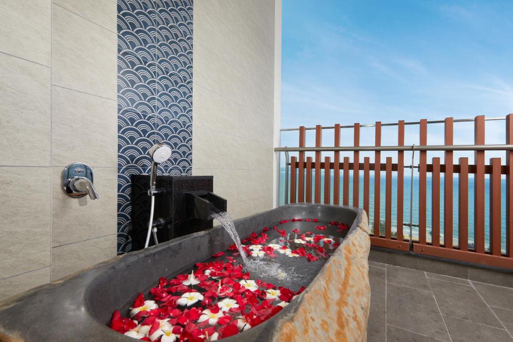 Special Offer - Ambassador Suite with Ocean View - Onsen & Water Park Inclusive