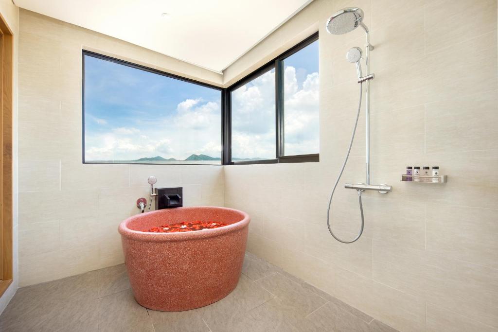 Special Offer - Ambassador Suite with Ocean View - Onsen & Water Park Inclusive