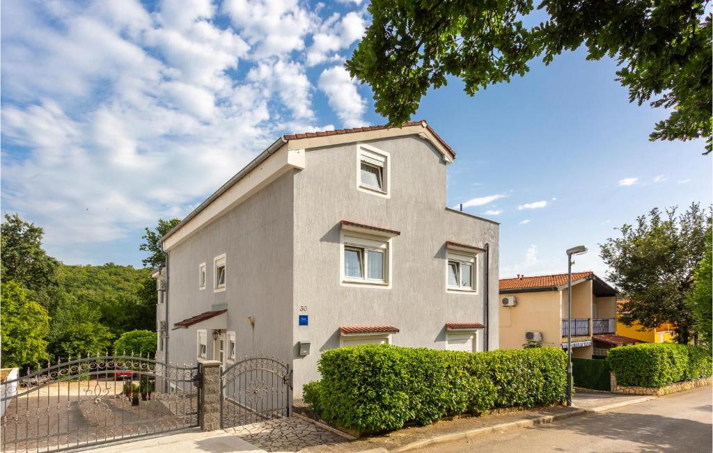 Amazing apartment in Njivice with 2 Bedrooms and WiFi, Njivice