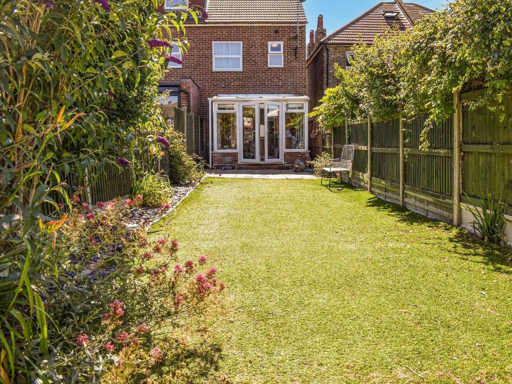 Fir Tree Cottage, Broadstairs (updated prices 2024)