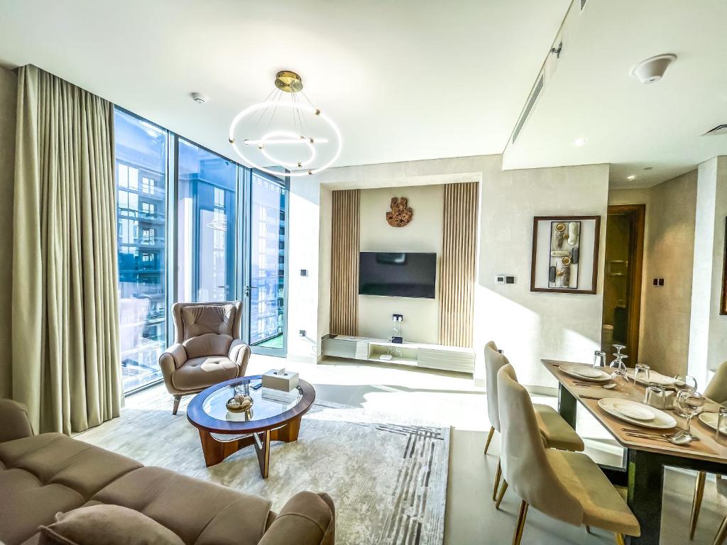 Fotografie z fotogalerie ubytování STAY BY LATINEM Luxury 2 BR Holiday Home CV B2508 near Burj Khalifa v Dubaji