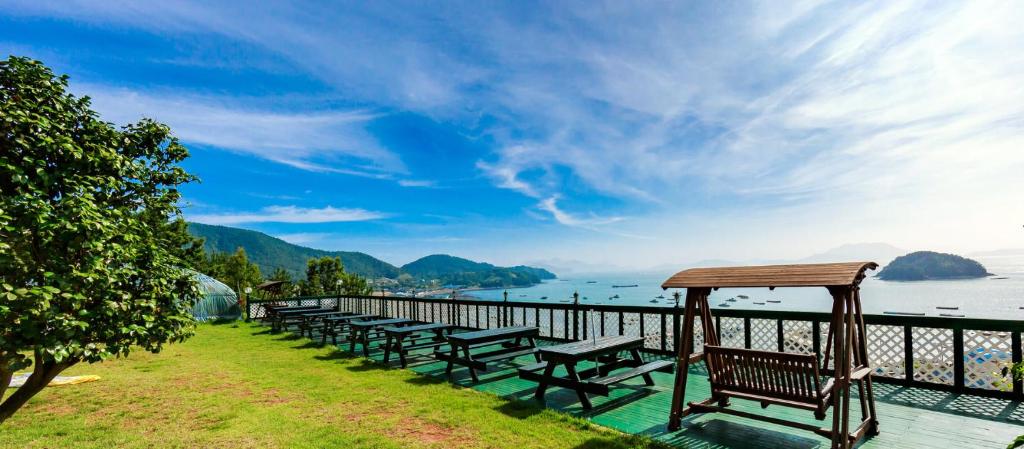 Camellia Pension - Housity