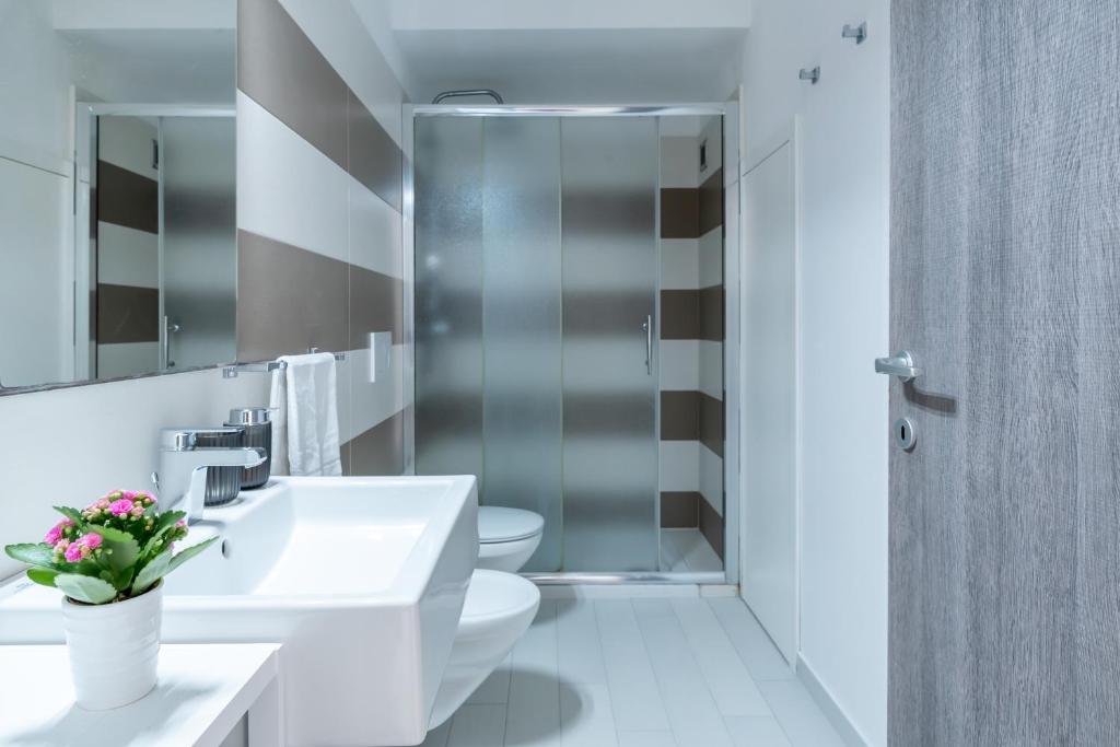 A bathroom at Fly Home Sicily