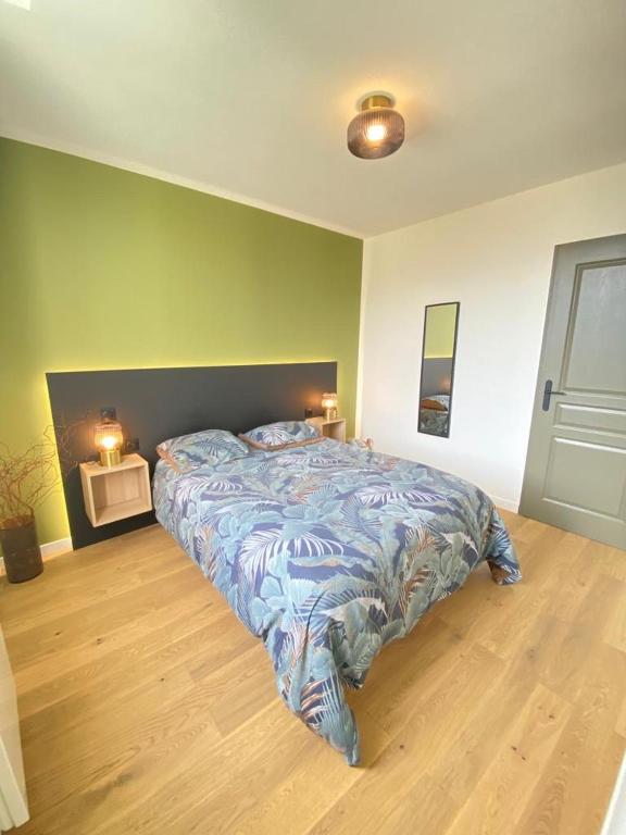 Postel nebo postele na pokoji v ubytování Home Sevrier
