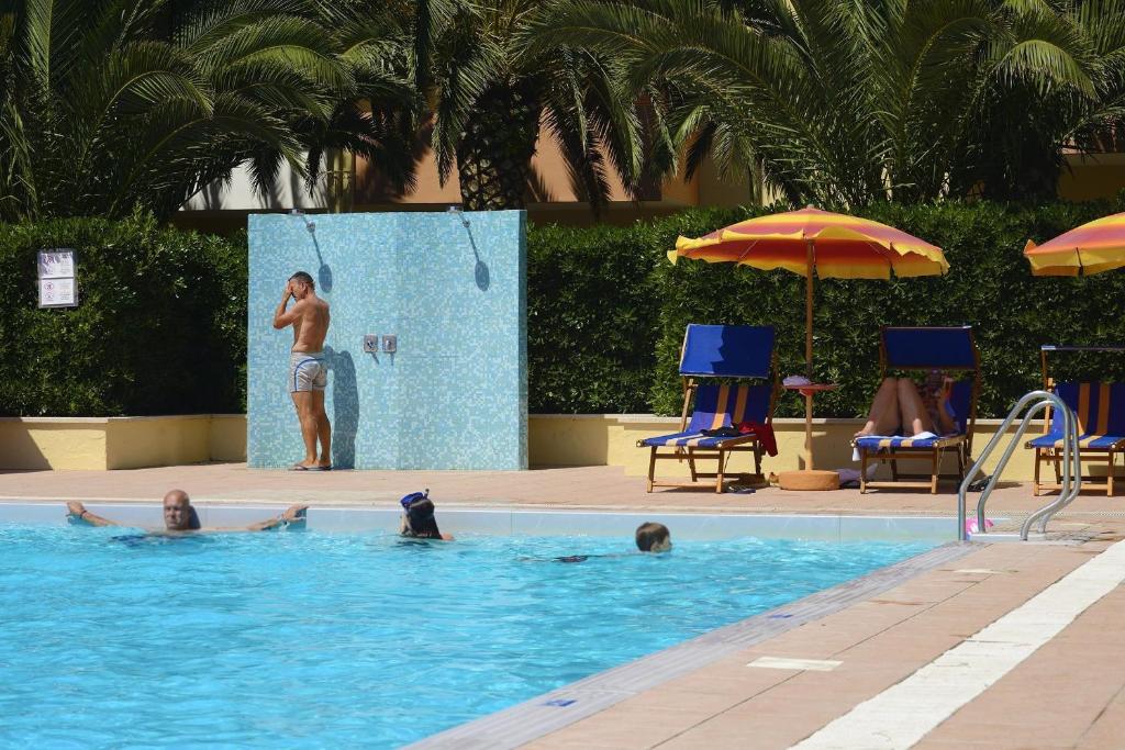 Het zwembad bij of vlak bij Residence Oasis