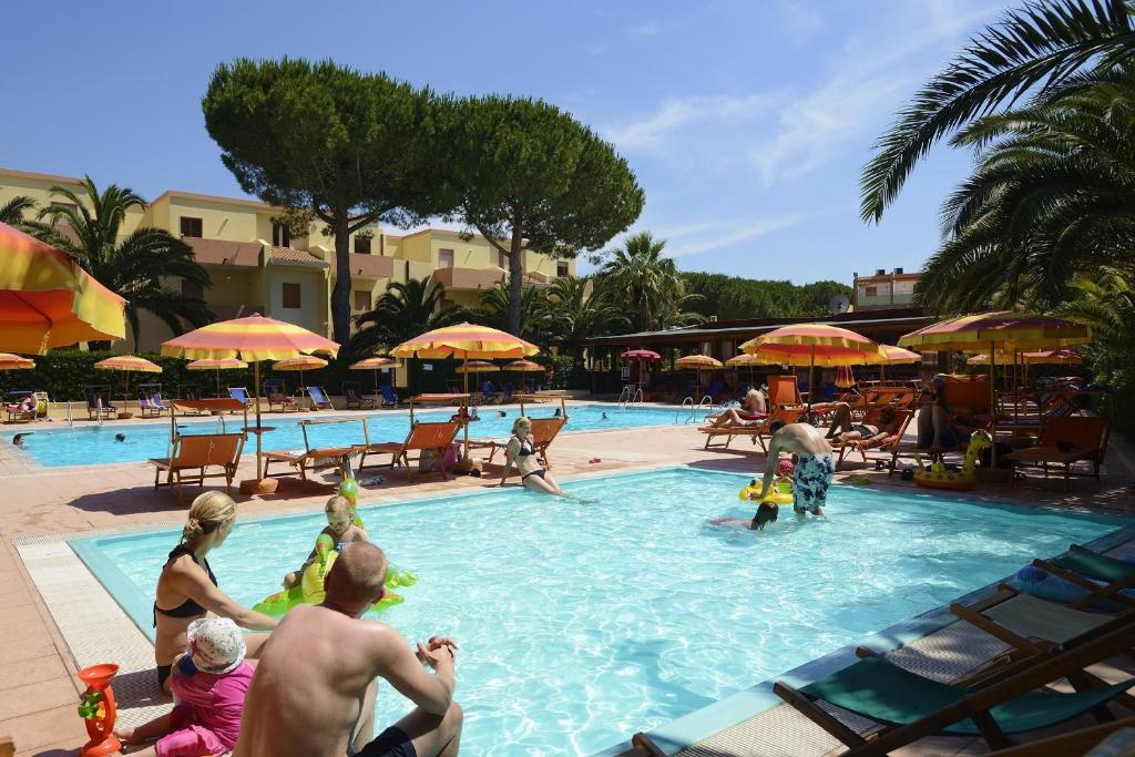 Het zwembad bij of vlak bij Residence Oasis