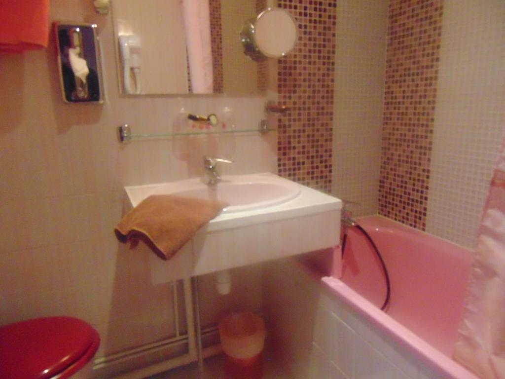 Hôtel Paris Voltaire - Resim 23