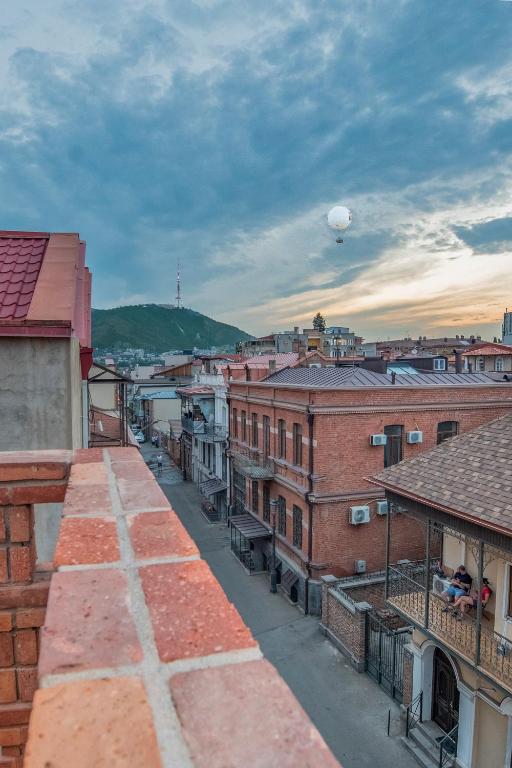 Nespecifikovaný výhled na hory nebo výhled na hory při pohledu z hotelu