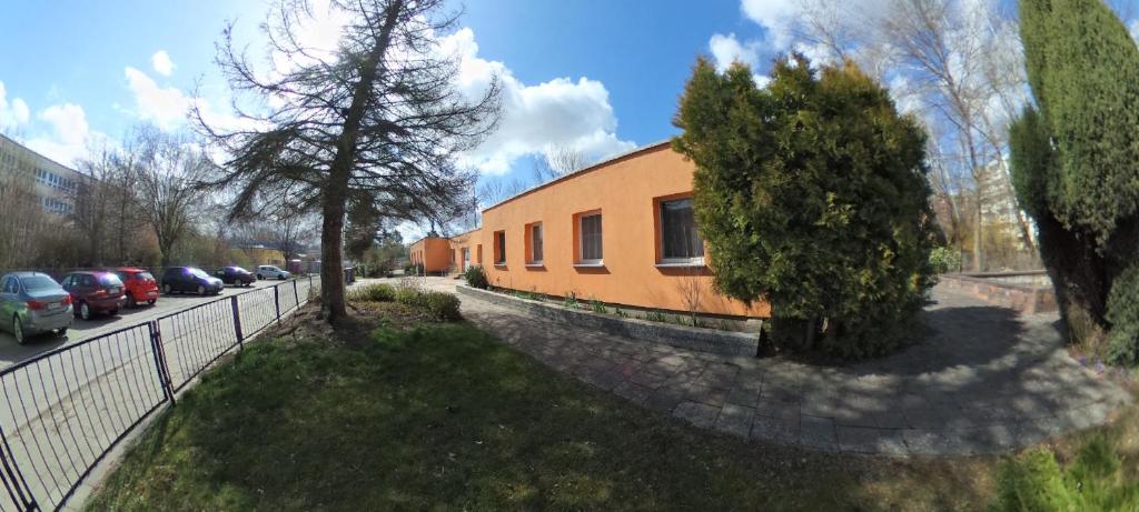 Tòa nhà nơi căn hộ tọa lạc