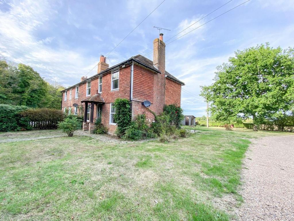 Nightingale Cottage, Shadoxhurst, UK