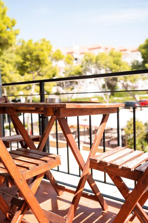 A balcony or terrace at Sitges Beach Hostal