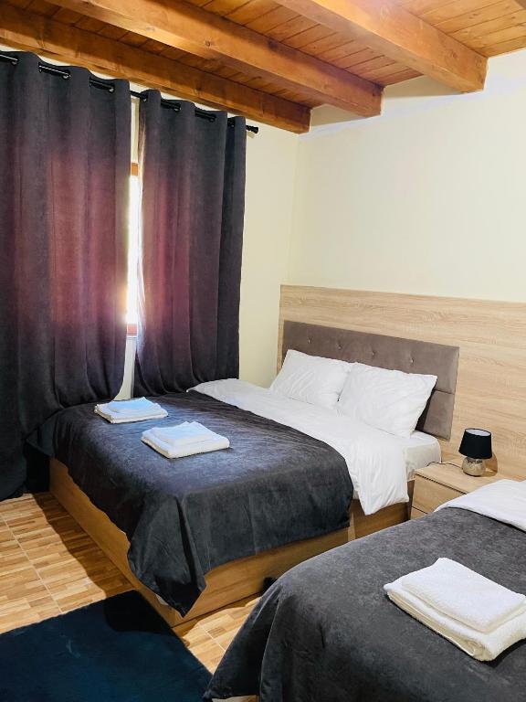 Postel nebo postele na pokoji v ubytování Thethi view