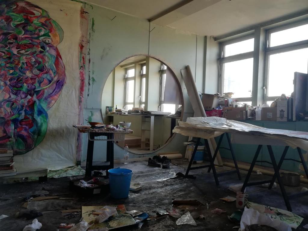 Fotografie z fotogalerie ubytování GHOSTeL 1st - Aventure Alternative - GUEST HOUSE - Arts-Factory-Experience - For artists, makers and open minds - Attention, we are not a hotel and are not adapted for everybody - Read host warnings before reservation - WWW,PROVIDENCE,BE asbl v destinaci Charleroi