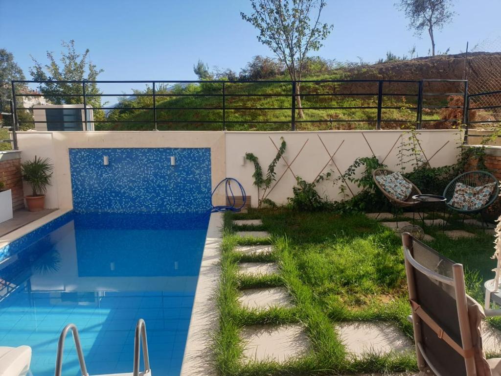 Stylish two bedroom house with private pool - Imazhi 3