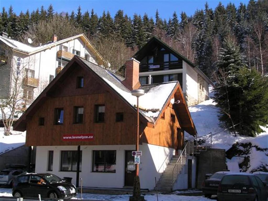 Afbeelding uit fotogalerij van Apartmán Schovánek in Harrachov