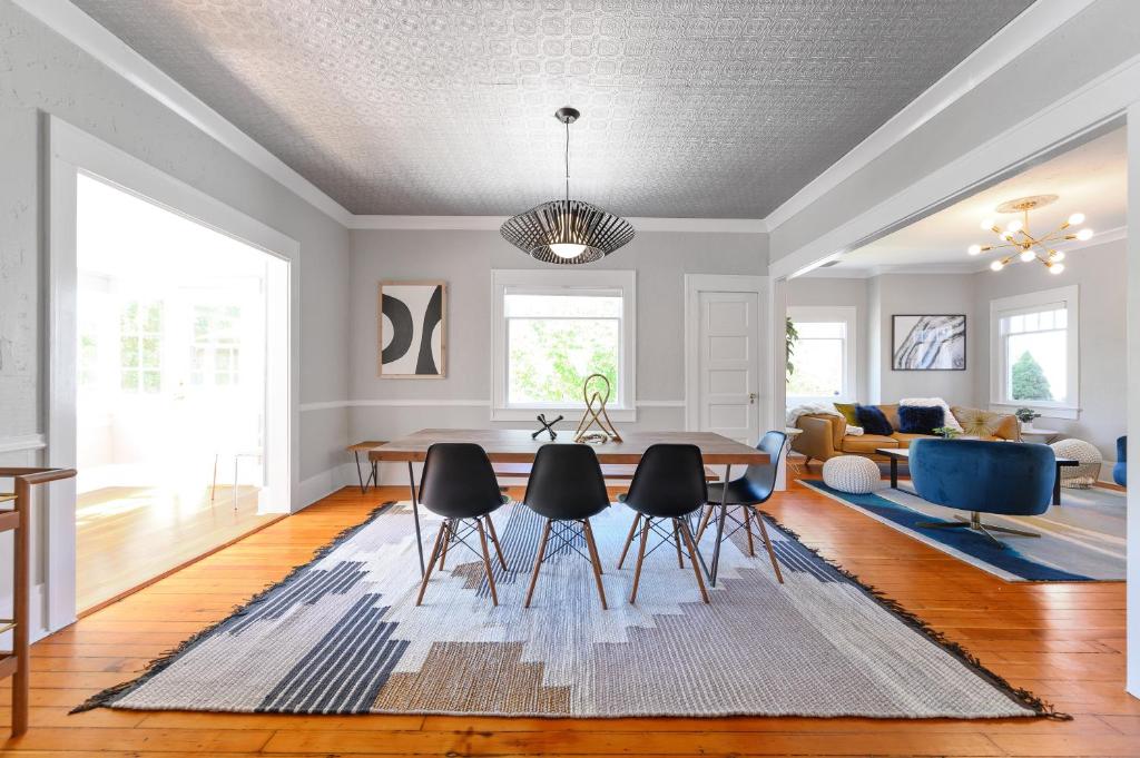 Beautiful, Historic Home, heart of McMinnville. - Huis Met Vier Slaapkamers